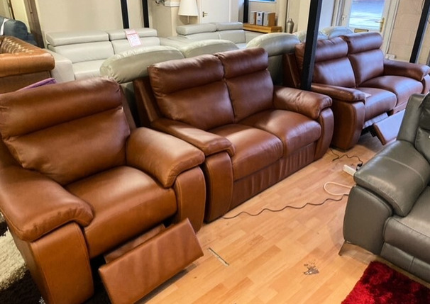 HARRY ELECTRIC RECLINER 3 SEATER STATIC 2 SEATER AND ELECTRIC RECLINER CHAIR TAN  £2499 (SWANSEA SUPERSTORE)