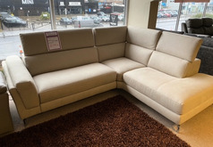 TANCREDI NANCY ELECTRIC RECLINER CORNER SUITE CREAM FABRIC £1499 (SWANSEA SUPERSTORE) - Click for more details
