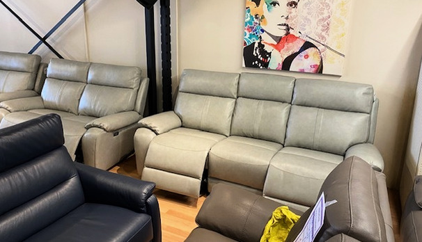 LANDBOND ELECTRIC RECLINER 3 SEATER AND 2 SEATER LIGHT GREY  £1999 ( SWANSEA SUPSERSORE)