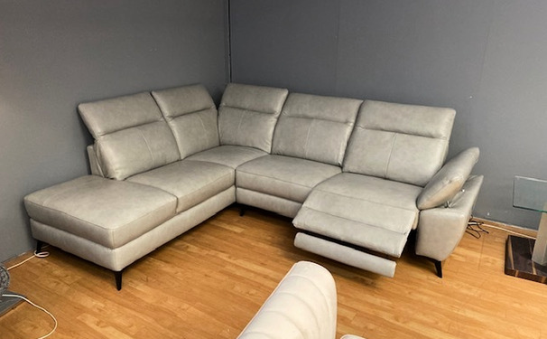 CHICO ELECTRIC RECLNER CORNER SUITE LIGHT GREY £1499 (SWANSEA SUPERSTORE)