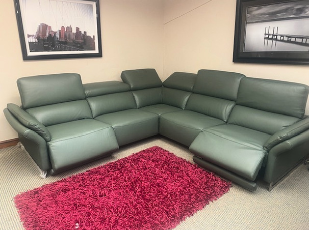 AMALFI DOUBLE ELECTRIC RECLINER CORNER SUITE GREEN £3499 (SWANSEA SUPERSTORE)