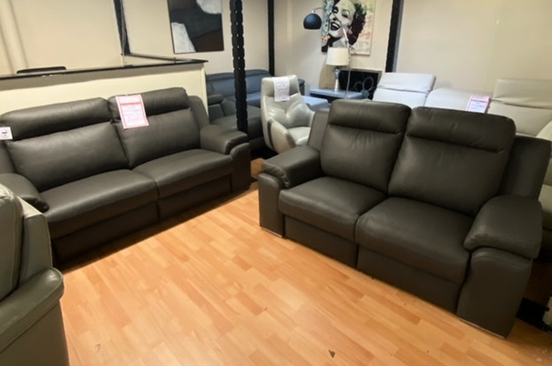 VIANNA 3 SEATER AND 2 SEATER DARK GREY £1899 (SWANSEA SUPERSTORE)