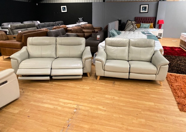 TAMWORTH ELECTRIC RECLINER 3 SEATER AND 2 SEATER STONE HIDE £1799 (SWANSEA SUPERSTORE)